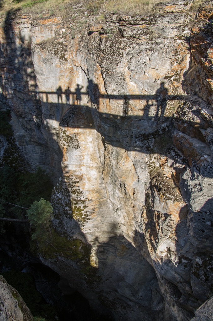 Maligne Canyon - shadows on the wall