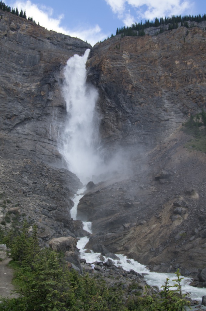 Takakkaw Falls in Yolo Naptional Park