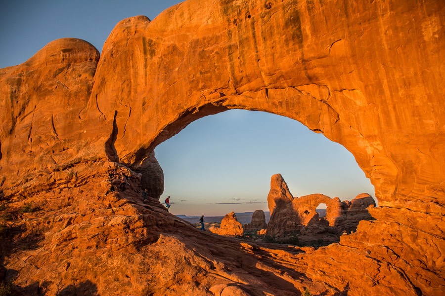 North_Window_Arch_22Wx16H