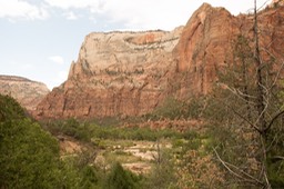 trail to lower Emerald Pool