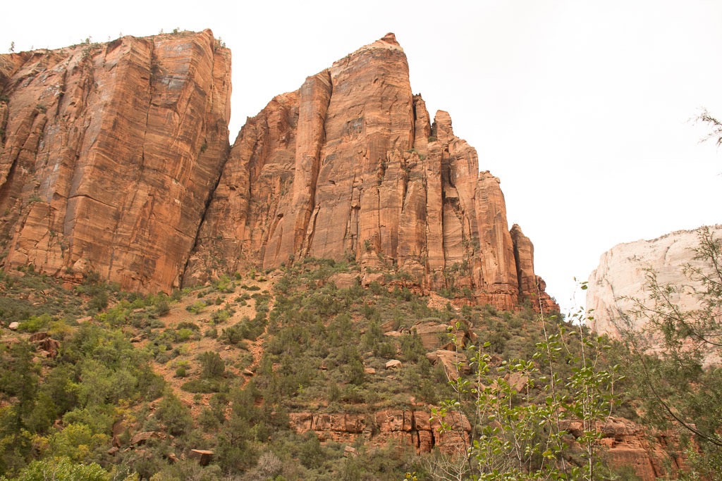 trail to lower Emerald Pool